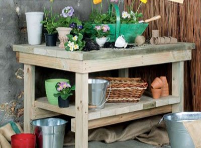 Simple and Sturdy DIY Potting Table