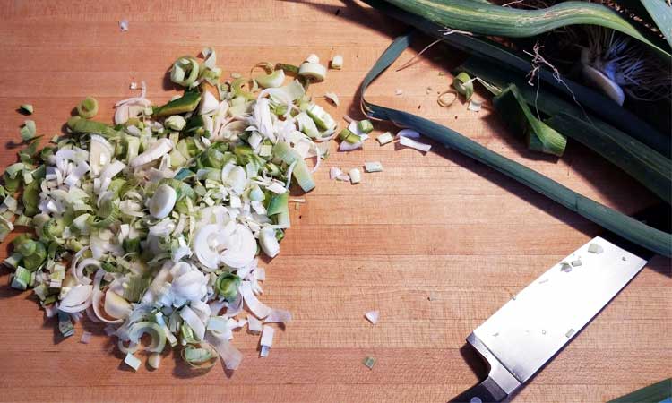 Dicing leeks